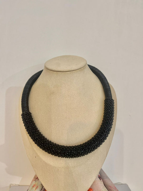 COLLANA GLOW NERA